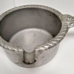 Wilton Armetale Gourmet Grillware Sizzle Rope Edge 1/2 Qt Sauce Pot w/Spout